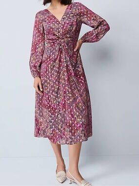 Ann Taylor Paisley Metallic Long Sleeve Midi Dress
• Size 4